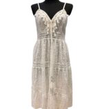 Spitzenkleid in Cremeweiß mit verstellbaren Spaghettiträgern – Onesize 38–44